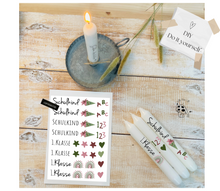 Lade das Bild in den Galerie-Viewer, Kerzenfolie Kerzentattoo "4008 Schulkind rosa/bordeaux/rot " - Einschulung Schultüte 1.Klasse | Geschenk | Tischdeko | Stabkerzen diy- Kerzensticker DIY