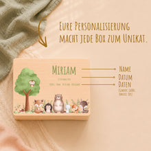 Lade das Bild in den Galerie-Viewer, Erinnerungsbox Baby mit Deckel Motiv Waldbewohner personalisiert – Ansicht 6