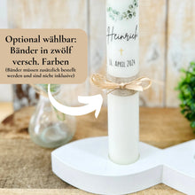Lade das Bild in den Galerie-Viewer, Kerzenfolie Kommunionkerze "Heinrich" Eukalyptuskranz - personalisiert