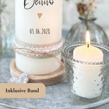 Load image into Gallery viewer, Hochzeitskerze "Franziska" Herz gold mit Jute Spitze rustikaler Kordel - personalisiert