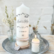 Load image into Gallery viewer, Hochzeitskerze "Heidi" Berghochzeit Berge schwarz - personalisiert