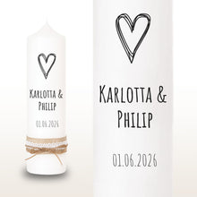 Charger l'image dans la galerie, Hochzeitskerze "Karlotta" Herz - personalisiert