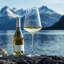 Charger l'image dans la galerie, 2er Set Weinglas personalisiert mit Gravur - Hochzeitsgeschenke mit Name & Datum Berge "Heidi" Leonardo