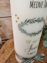 Lade das Bild in den Galerie-Viewer, Taufkerze "Jonas" Fisch | Eukalyptus - personalisiert