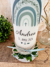 Lade das Bild in den Galerie-Viewer, Taufkerze / Konfirmationskerze "Andrea" Regenbogen Eukalyptus blau - personalisiert