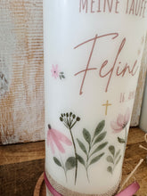 Lade das Bild in den Galerie-Viewer, Taufkerze / Konfirmationskerze "Feline" Blumen Boho - personalisiert