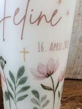 Lade das Bild in den Galerie-Viewer, Taufkerze / Konfirmationskerze "Feline" Blumen Boho - personalisiert