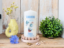 Lade das Bild in den Galerie-Viewer, Kerze zur Einschulung "Astronaut Raumschiff Daniel" - personalisiert