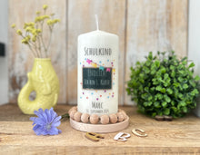 Lade das Bild in den Galerie-Viewer, Kerze zur Einschulung "Schultafel Kortney" - personalisiert