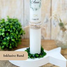 Load image into Gallery viewer, Kommunionkerze Eukalyptuskranz khaki – Ansicht 4