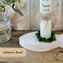 Lade das Bild in den Galerie-Viewer, Kommunionkerze "Hennes" - personalisiert