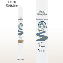 Lade das Bild in den Galerie-Viewer, Kommunionkerze "Timo " Eukalyptus Regenbogen - personalisiert