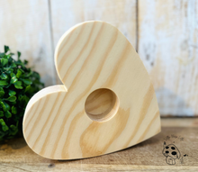 Lade das Bild in den Galerie-Viewer, Kerzenständer Herz "Rosie" natur - Kerzenzubehör