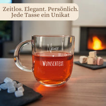 Lade das Bild in den Galerie-Viewer, Glastasse mit Gravur – Ansicht 5