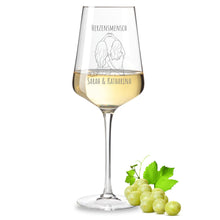 Charger l'image dans la galerie, Weinglas personalisiert mit Gravur Freundschaftsgeschenk