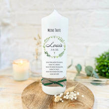 Charger l'image dans la galerie, Taufkerze "Louis" Blätterherzenkranz - personalisiert