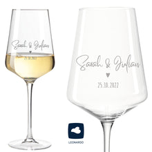 Charger l'image dans la galerie, 2er Set Weinglas personalisiert mit Gravur - Hochzeitsgeschenke mit Name & Datum Herz "Sarina" Leonardo