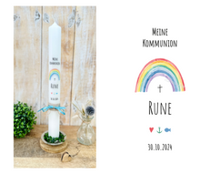Charger l'image dans la galerie, Kommunionkerze "Rune" Regenbogen - personalisiert