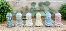 Lade das Bild in den Galerie-Viewer, Buddha Figur Statue "MINI BUDDHA LOVE" vers. Farben 6cm Handmade