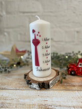 Lade das Bild in den Galerie-Viewer, Geschenk Kerze &quot;Düsseldorf Advent&quot; Weihnachtsgrüße Stumpenkerze Handmade
