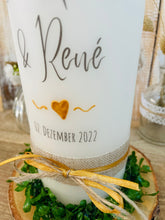 Load image into Gallery viewer, Hochzeitskerze "Christiane" handgemaltes Herz - personalisiert
