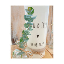 Load image into Gallery viewer, Hochzeitskerze "Lulu" Herz minimalistisch - personalisiert