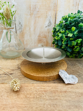 Lade das Bild in den Galerie-Viewer, Kerzenhalter "Strolch" silberfarben Metall & Holz - Kerzenzubehör