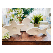 Lade das Bild in den Galerie-Viewer, Kerzenständer Fisch "Nemo" weiß - Kerzenzubehör