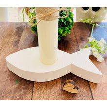 Lade das Bild in den Galerie-Viewer, Kerzenständer Fisch "Nemo" weiß - Kerzenzubehör