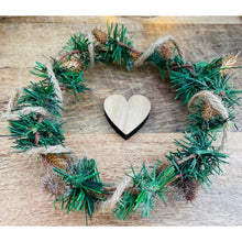Load image into Gallery viewer, Weihnachtskerze/Adventskerze "Alvin 1" mit Motiv