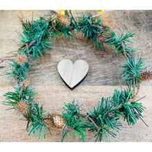 Load image into Gallery viewer, Weihnachtskerze/Adventskerze "Arwen Pastell" rosa grün