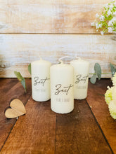 Charger l'image dans la galerie, Weihnachtskerze/Adventskerze Geschenk Mitbringsel Geschenkkerze * Ziggy Zeit statt Zeug * Kerze mit Spruch