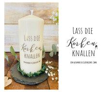 Charger l'image dans la galerie, Weihnachtskerze/Adventskerze * Kerze Aris Lass die Korken knallen Silvester - Neues Jahr ⋆ Ein gesundes & glückliches Jahr Sektgläser