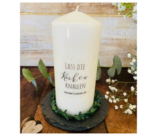 Charger l'image dans la galerie, Weihnachtskerze/Adventskerze * Kerze Kurti Lass die Korken knallen Punkte Silvester - Neues Jahr ⋆ Ein gesundes & glückliches 2022
