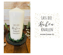 Charger l'image dans la galerie, Weihnachtskerze/Adventskerze * Kerze Kurti Lass die Korken knallen Punkte Silvester - Neues Jahr ⋆ Ein gesundes & glückliches 2022