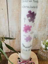 Load image into Gallery viewer, Kommunionkerze &quot; Ich bin ein Puzzleteil in Gottes Welt - Mareike &quot; - personalisiert
