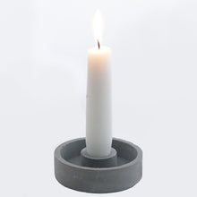 Load image into Gallery viewer, Concrete candle holder &quot;DIO&quot; for round candles
