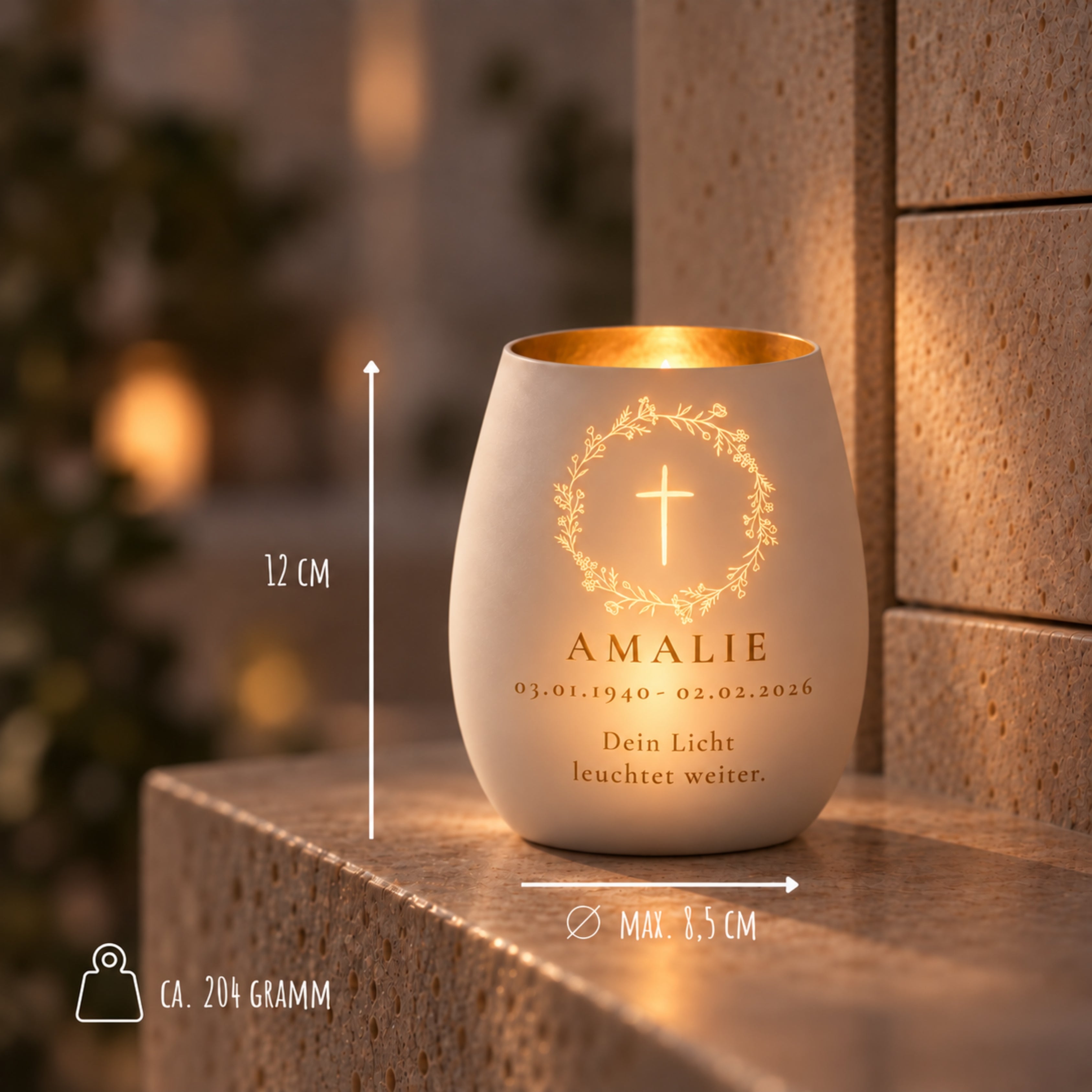 Trauerlicht aus Glas mit Gravur Kreuz im Blumenkranz – Ansicht 3