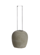 Lade das Bild in den Galerie-Viewer, Leeff &quot;Mini Vase Maud&quot; beton | Glas - Wohndeko
