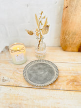 Load image into Gallery viewer, Candle coaster Candle plate &quot;Cake&quot; zinc metal
