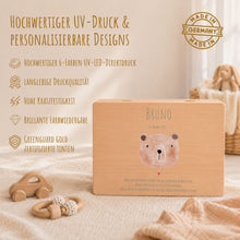 Lade das Bild in den Galerie-Viewer, Erinnerungsbox Baby mit Deckel Motiv Bärchen personalisiert – Ansicht 4
