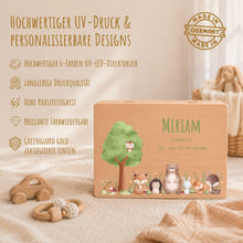 Lade das Bild in den Galerie-Viewer, Erinnerungsbox Baby mit Deckel Motiv Waldbewohner personalisiert – Ansicht 4
