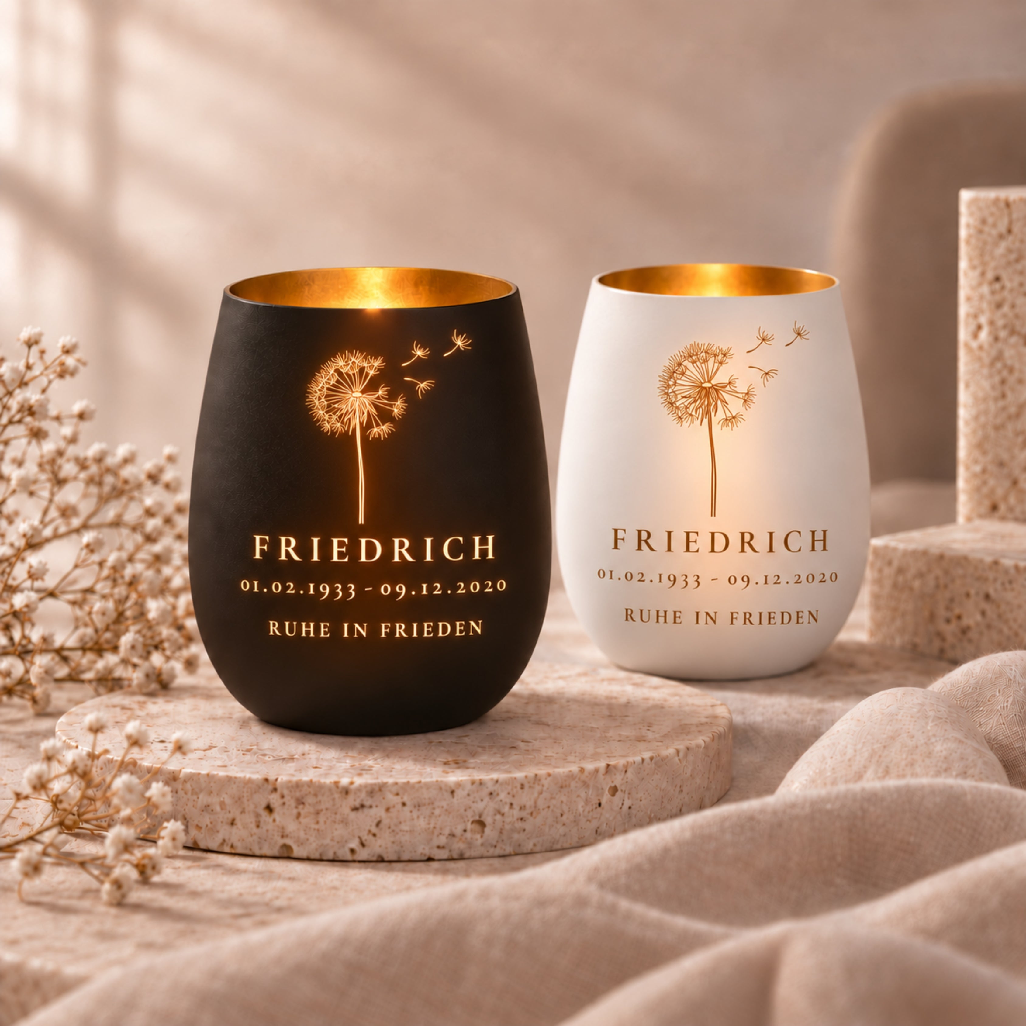 Trauerlicht aus Glas mit Gravur Pusteblume, personalisiert