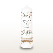 Charger l&#39;image dans la galerie, Hochzeitskerze &quot;Chrissie&quot; Blumenwiese rosa - personalisiert
