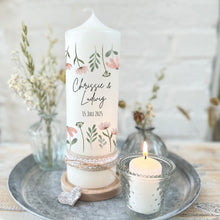 Load image into Gallery viewer, Hochzeitskerze Blumenwiese rosa – Ansicht 3
