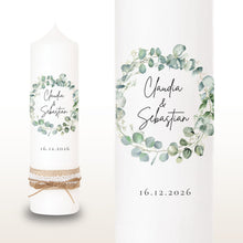 Charger l&#39;image dans la galerie, Hochzeitskerze &quot;Claudia&quot; Eukalyptuskranz - personalisiert
