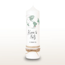 Charger l&#39;image dans la galerie, Hochzeitskerze &quot;Kiara&quot; Weltkugel grün - personalisiert

