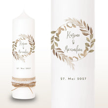 Charger l&#39;image dans la galerie, Hochzeitskerze &quot;Kosima&quot; Boho Blätter Federn - personalisiert
