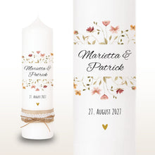 Lade das Bild in den Galerie-Viewer, Hochzeitskerze "Marietta" Blumenkranz Kranz altrosa - personalisiert
