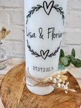 Load image into Gallery viewer, Wedding candle &quot;Zoe&quot; tendril heart minimalist - personalised
